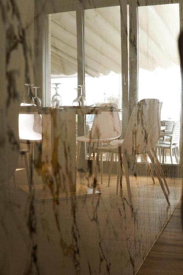 Hostal Montevideo Beachfront Nigran Exterior photo
