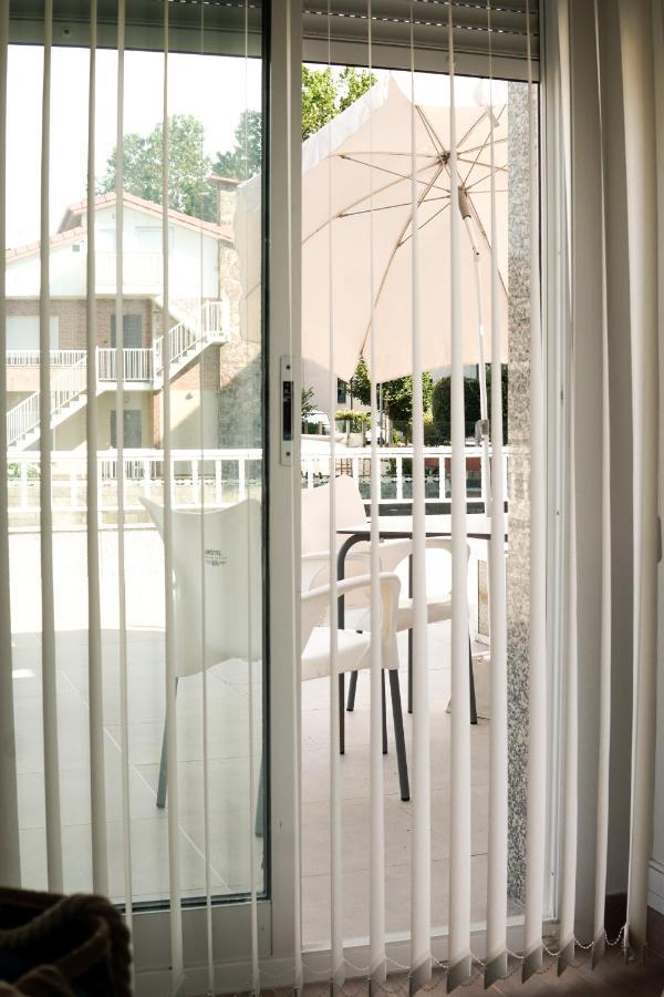 Hostal Montevideo Beachfront Nigran Exterior photo