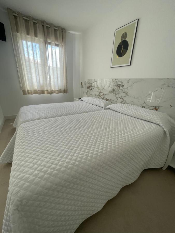 Hostal Montevideo Beachfront Nigran Exterior photo
