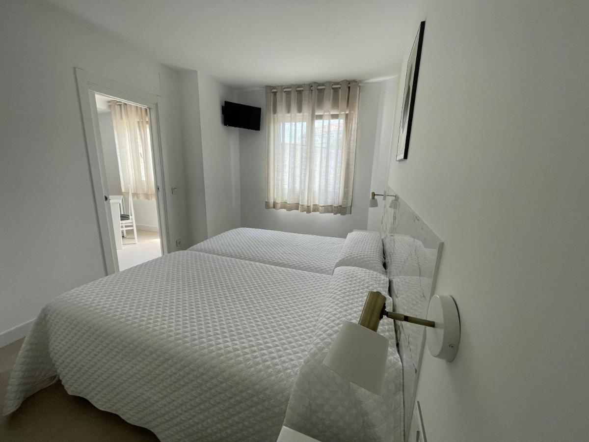 Hostal Montevideo Beachfront Nigran Exterior photo