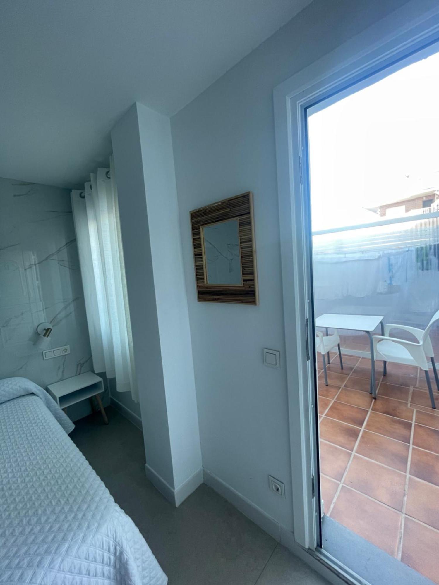 Hostal Montevideo Beachfront Nigran Exterior photo
